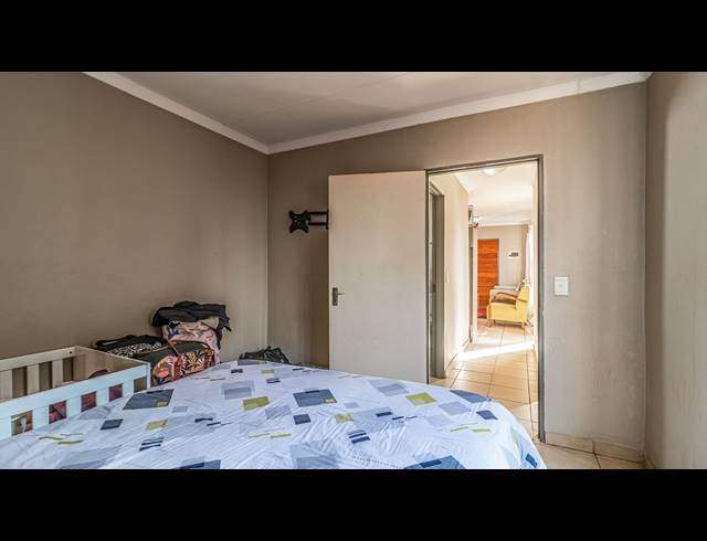 2 BEDROOM HOUSE FOR SALE IN SOUTH HILLS